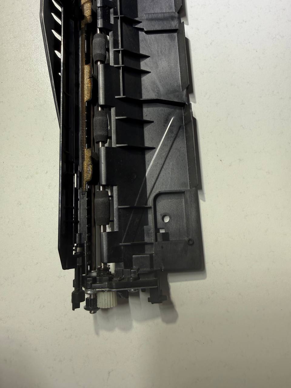Узел выхода бумаги HP Color LaserJet CP5225/CP5525 — миниатюра 3