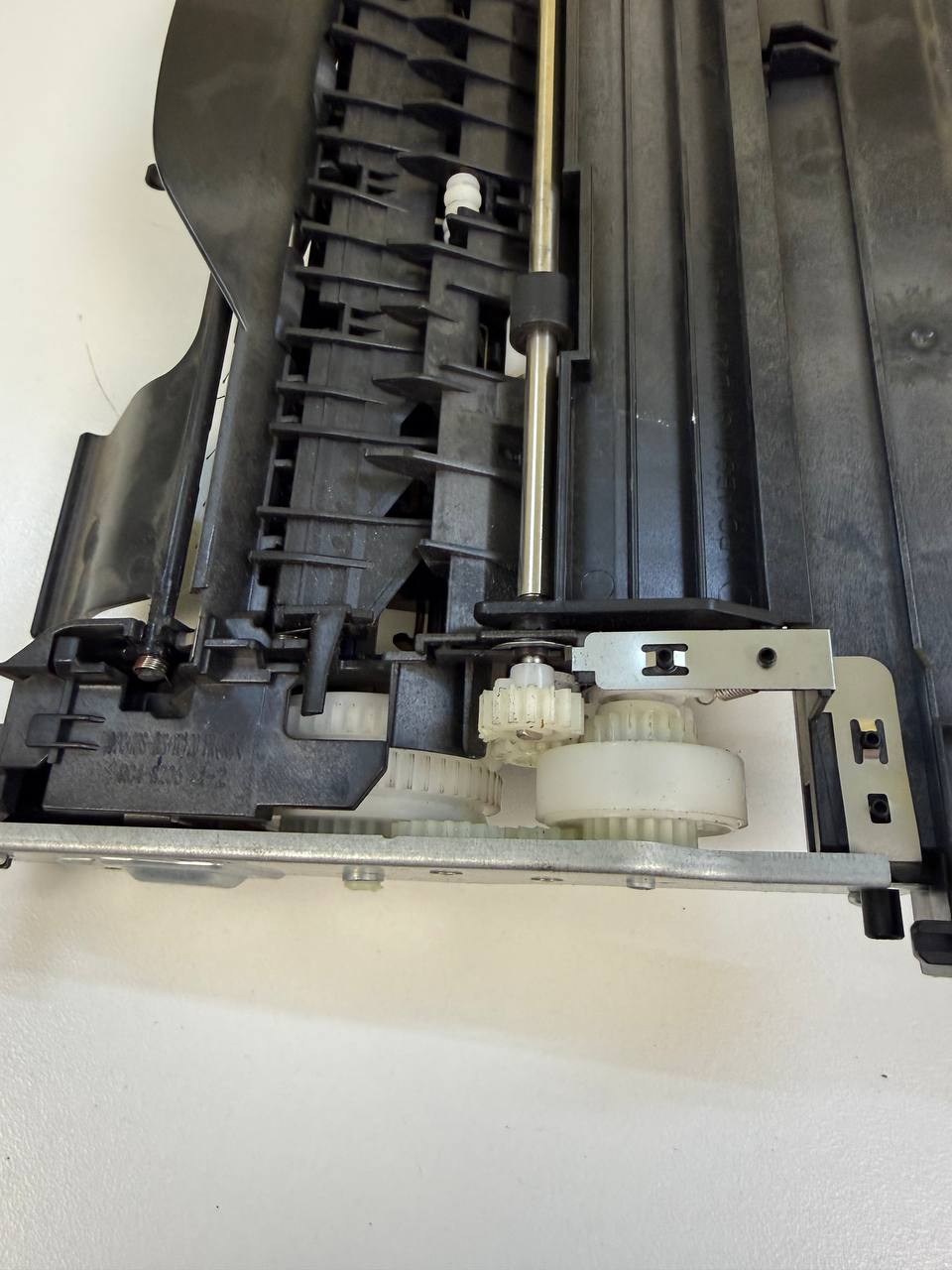Узел выхода бумаги HP LaserJet Enterprise M607/ M608/ M609 — миниатюра 2
