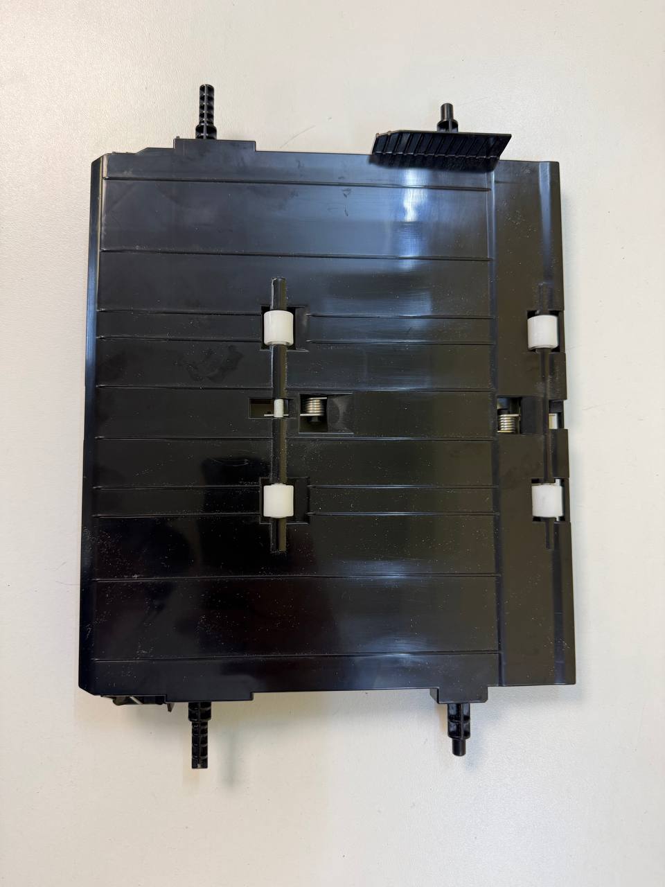 Направляющая бумаги нижняя  HP LaserJet Enterprise M607/ M608/ M609