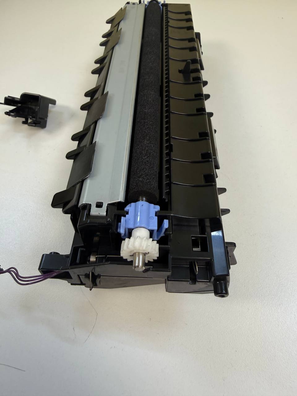 Вал переноса заряда (коротрон) в сборе HP LJ M607n/M608n