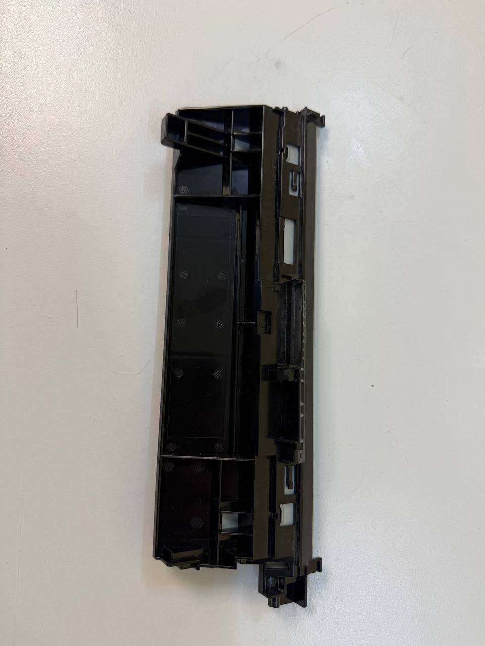 Направляющая крышки HP LJ M607 / M608 / M609 / E60165dn
