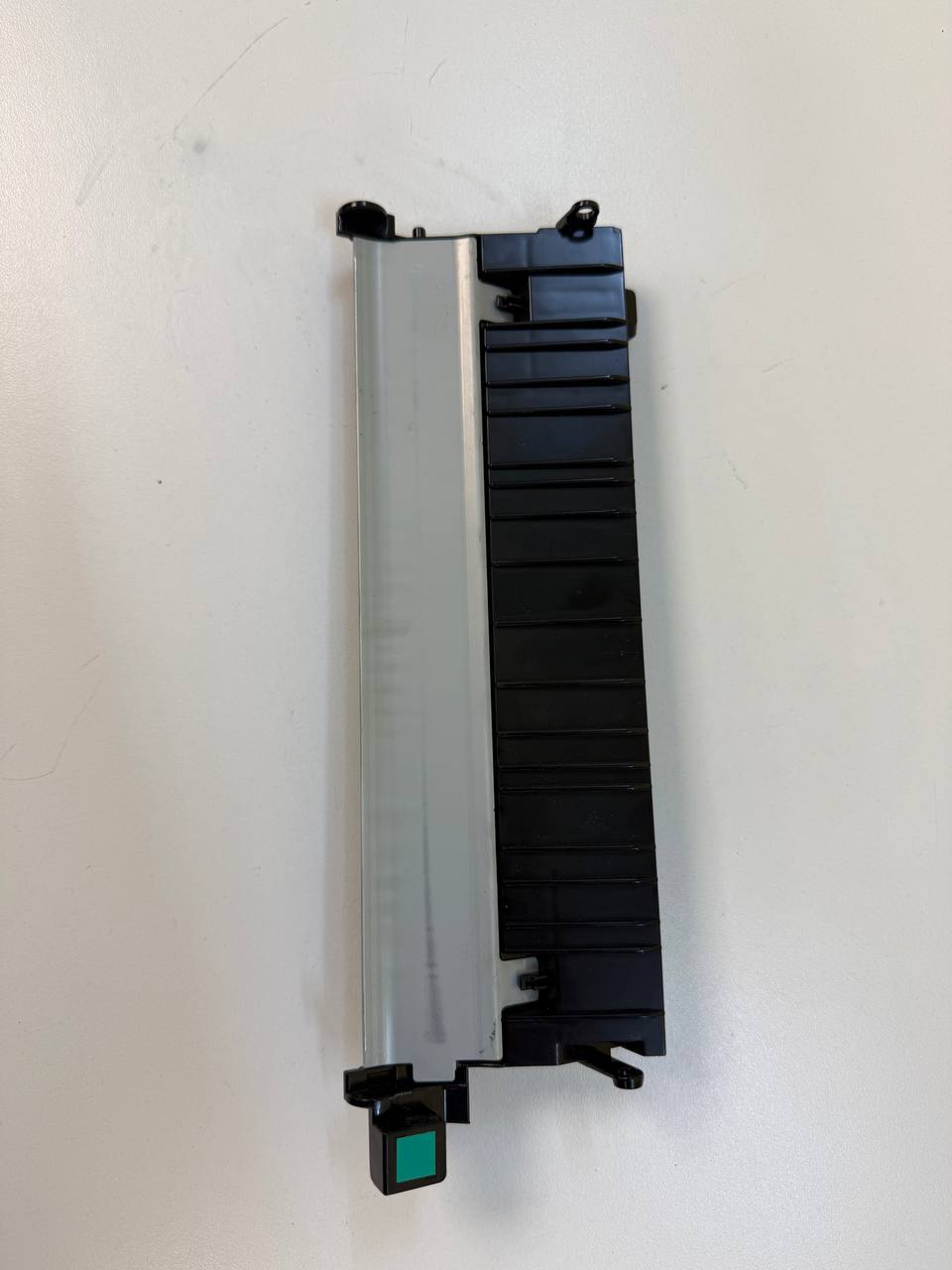 Направляющая крышки HP LJ M607 / M608 / M609 / E60165dn — миниатюра 2
