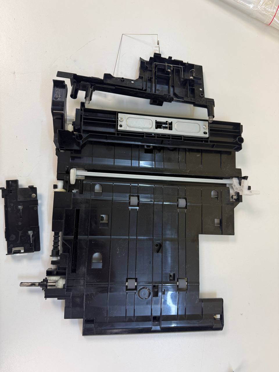 Верхняя направляющая подачи бумаги HP LJ Enterprise M607/M608/M609 — миниатюра 2
