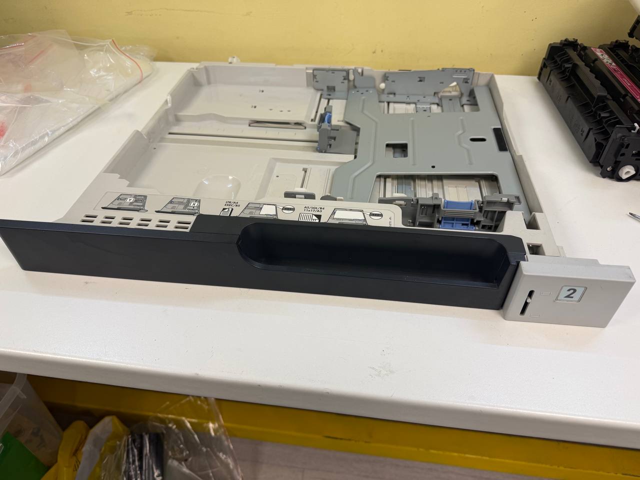 Оригинальный лоток для листовой бумаги HP  250 для HP LaserJet M750, M775, CP5225, 5525 — миниатюра 3