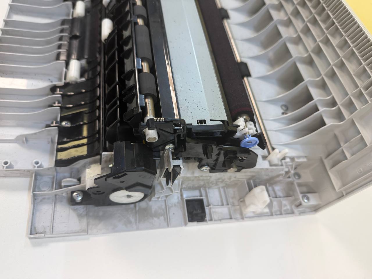 Крышка правая HP 5225DN — миниатюра 2