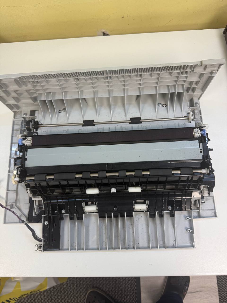 Крышка правая HP 5225DN — миниатюра 3