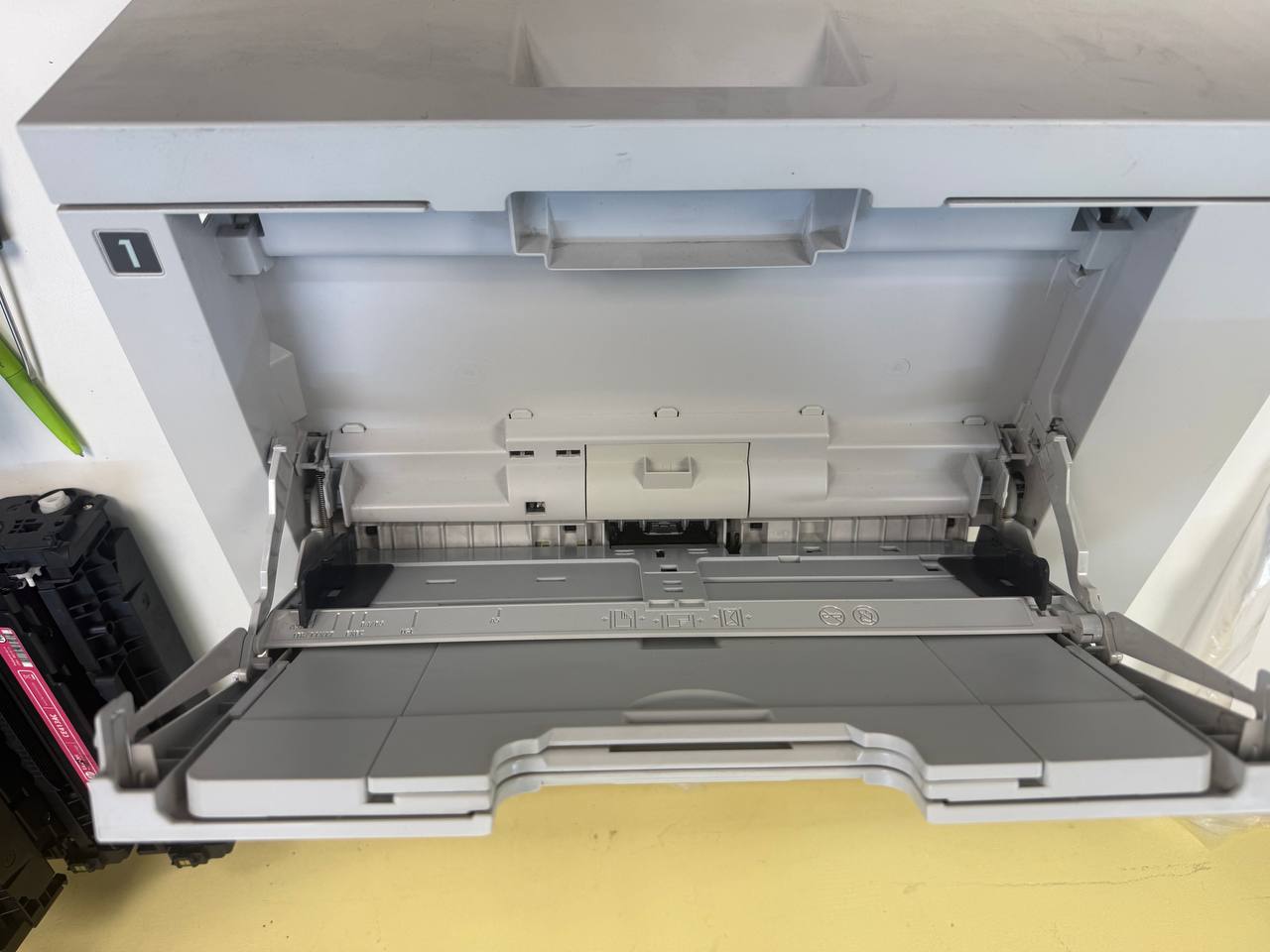 Крышка правая HP 5225DN — миниатюра 5