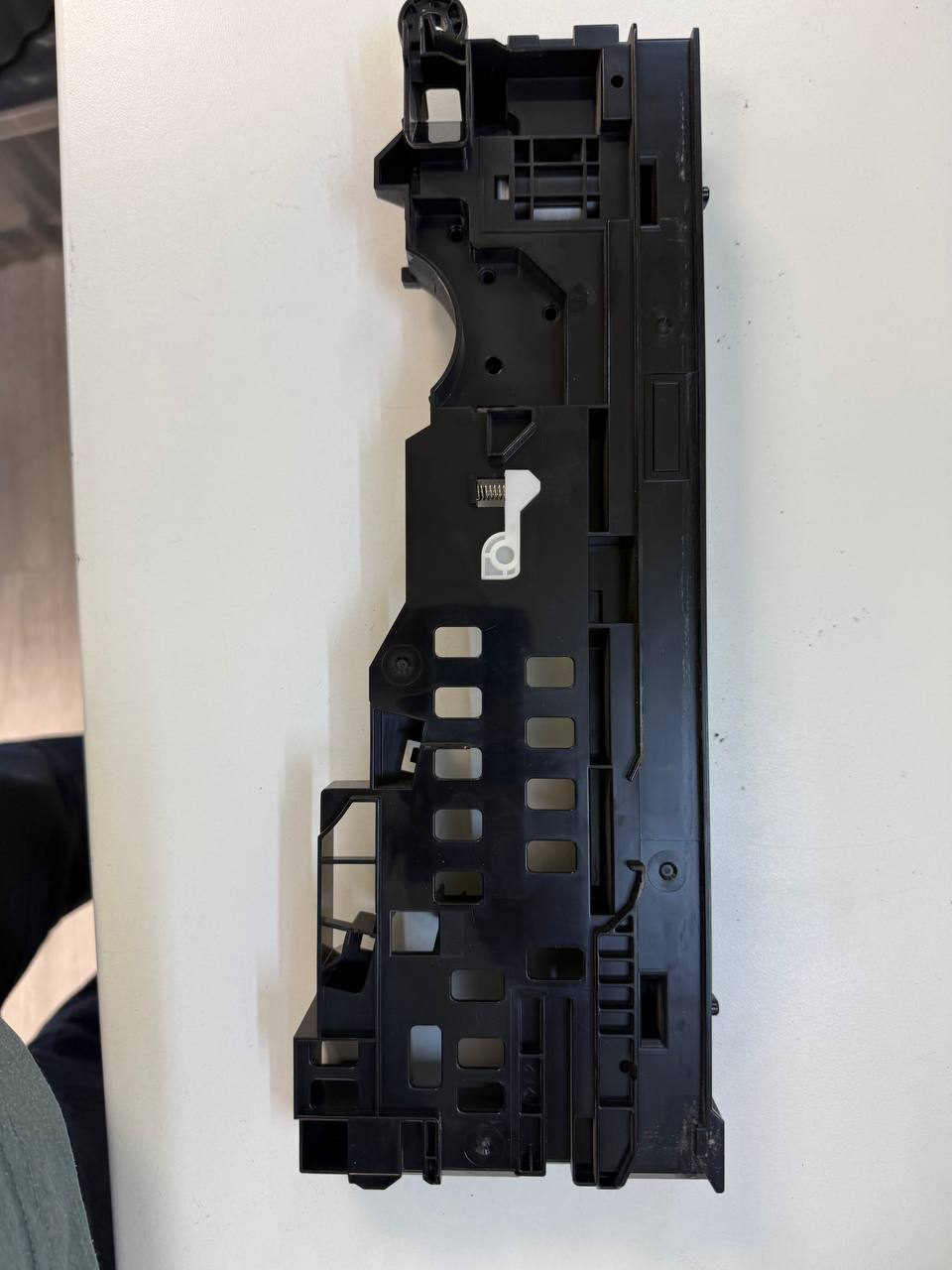 Направляющая кассеты (Левая) Kyocera Ecosys P3150dn/p3155dn/FS4200 — миниатюра 2